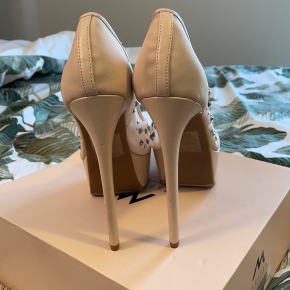 Stilettos - Picture 6 of 6